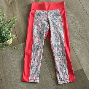 NEW UNDER ARMOUR COMPRESSION STYLE CAPRI LEGGINGS SIZE SMALL